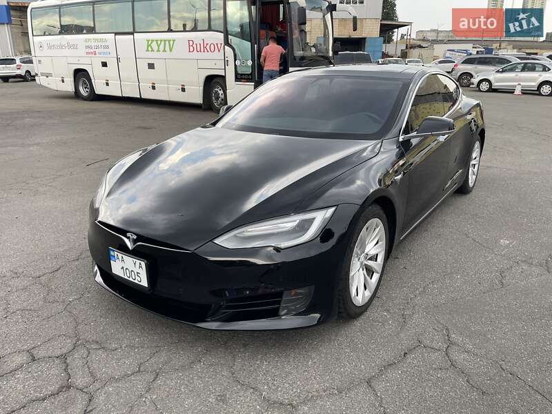 Лифтбек Tesla Model S 2016 в Киеве фото 4 Лифтбек Tesla Model S 2016 в Киеве