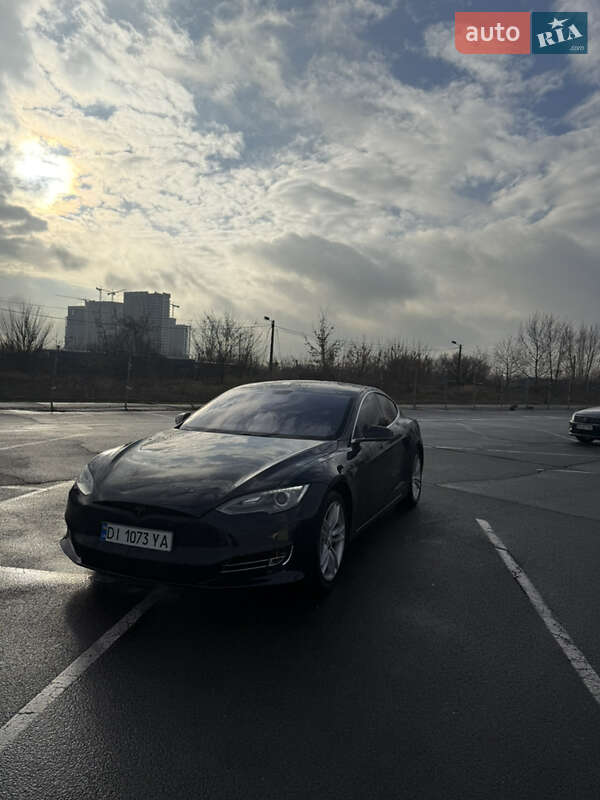 Лифтбек Tesla Model S 2013 в Киеве