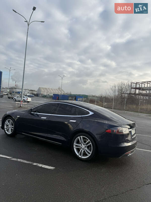 Лифтбек Tesla Model S 2013 в Киеве