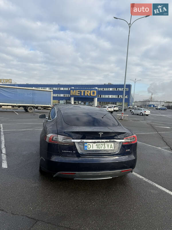 Лифтбек Tesla Model S 2013 в Киеве