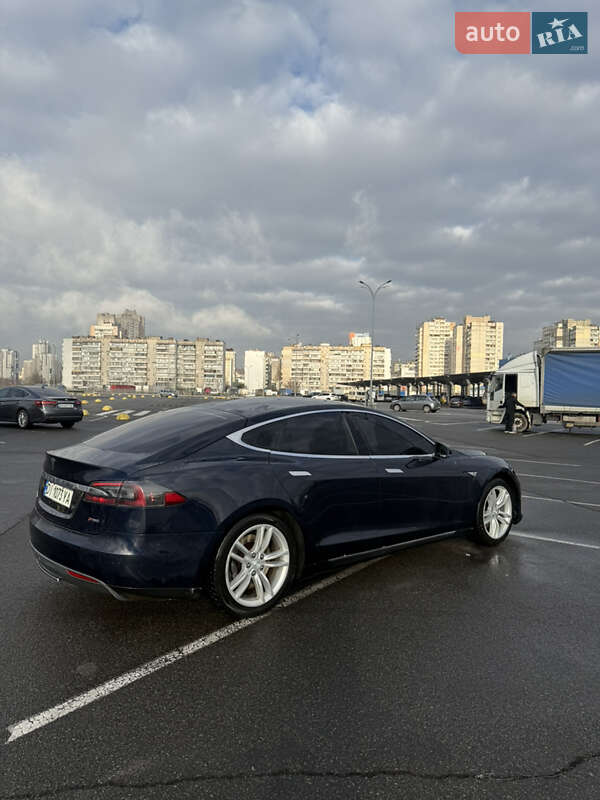 Лифтбек Tesla Model S 2013 в Киеве