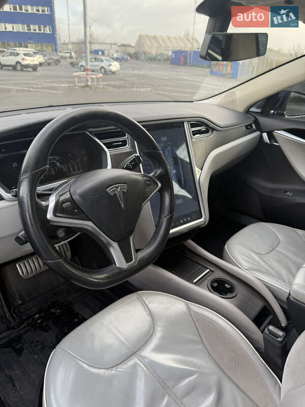 Лифтбек Tesla Model S 2013 в Киеве