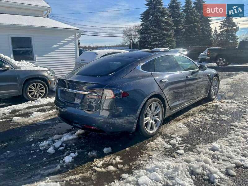 Лифтбек Tesla Model S 2020 в Сумах