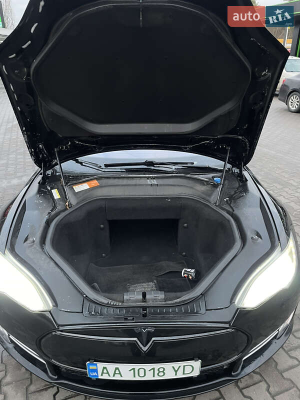 Лифтбек Tesla Model S 2014 в Киеве