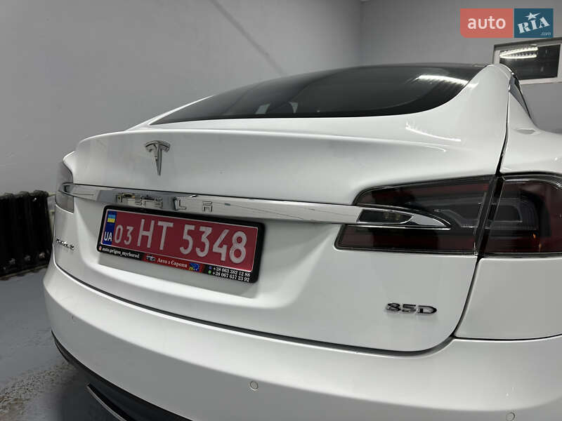 Лифтбек Tesla Model S 2015 в Миргороде