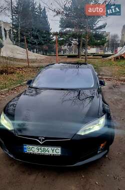 Лифтбек Tesla Model S 2016 в Львове
