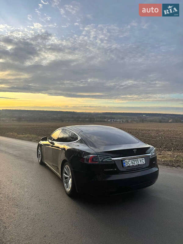 Лифтбек Tesla Model S 2016 в Львове фото 3 Лифтбек Tesla Model S 2016 в Львове