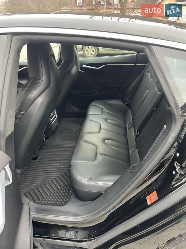 Лифтбек Tesla Model S 2016 в Яремче фото 19 Лифтбек Tesla Model S 2016 в Яремче