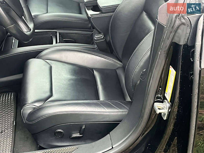 Лифтбек Tesla Model S 2019 в Киеве фото 19 Лифтбек Tesla Model S 2019 в Киеве