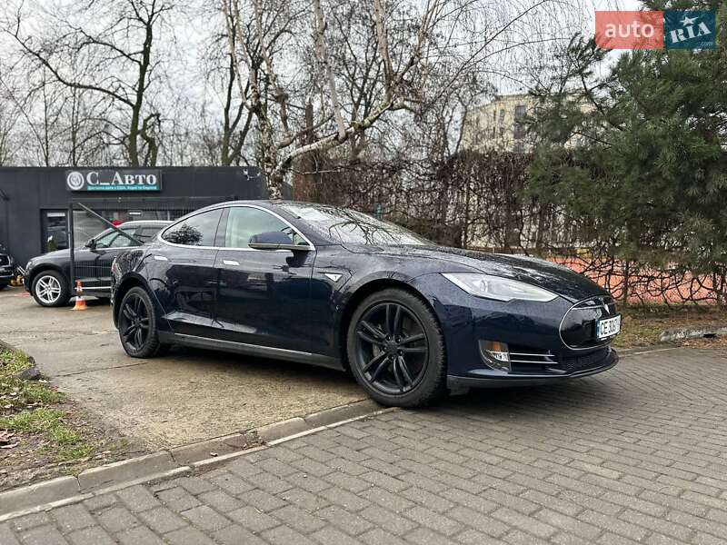 Tesla Model S 2014