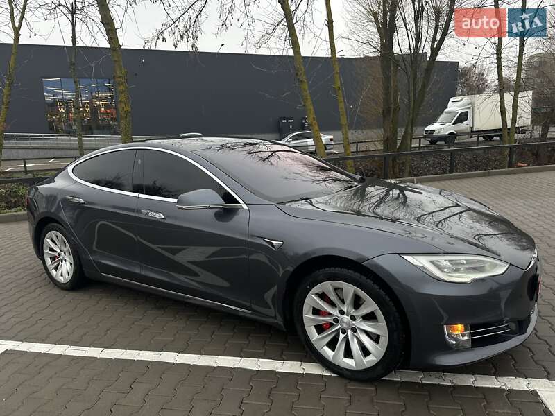 Лифтбек Tesla Model S 2018 в Киеве фото 5 Лифтбек Tesla Model S 2018 в Киеве