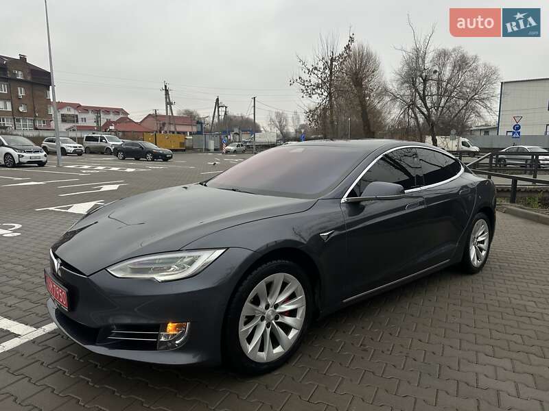 Лифтбек Tesla Model S 2018 в Киеве фото 9 Лифтбек Tesla Model S 2018 в Киеве