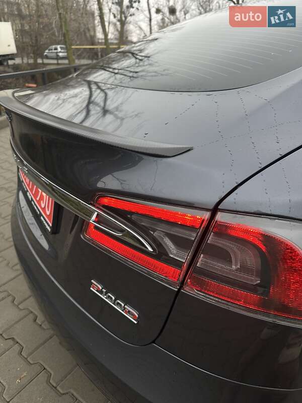 Лифтбек Tesla Model S 2018 в Киеве фото 13 Лифтбек Tesla Model S 2018 в Киеве