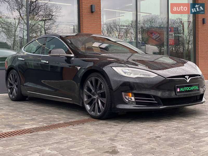 Лифтбек Tesla Model S 2019 в Киеве