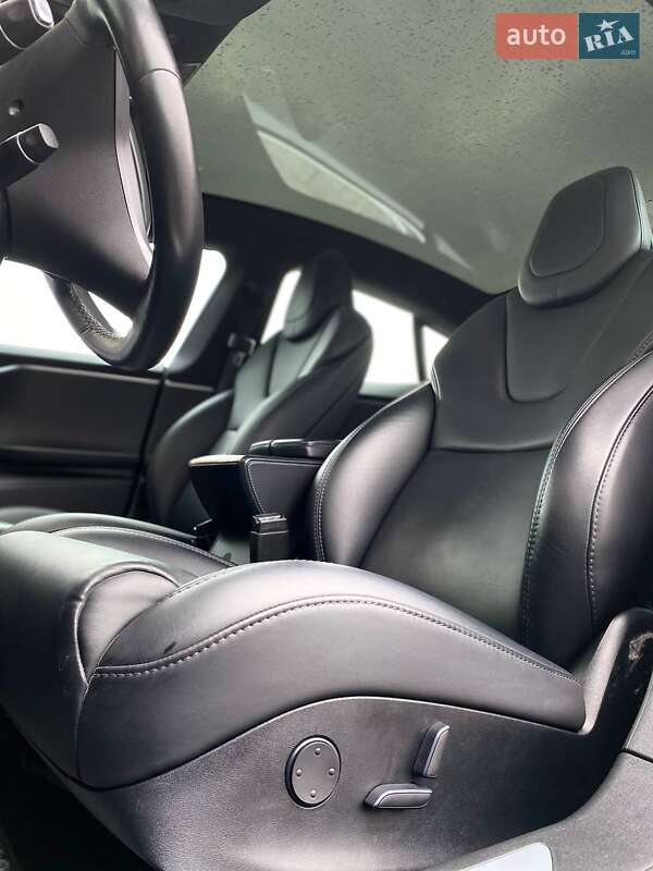 Лифтбек Tesla Model S 2019 в Киеве