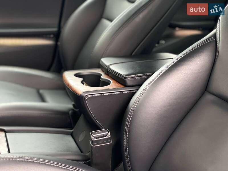 Лифтбек Tesla Model S 2019 в Киеве