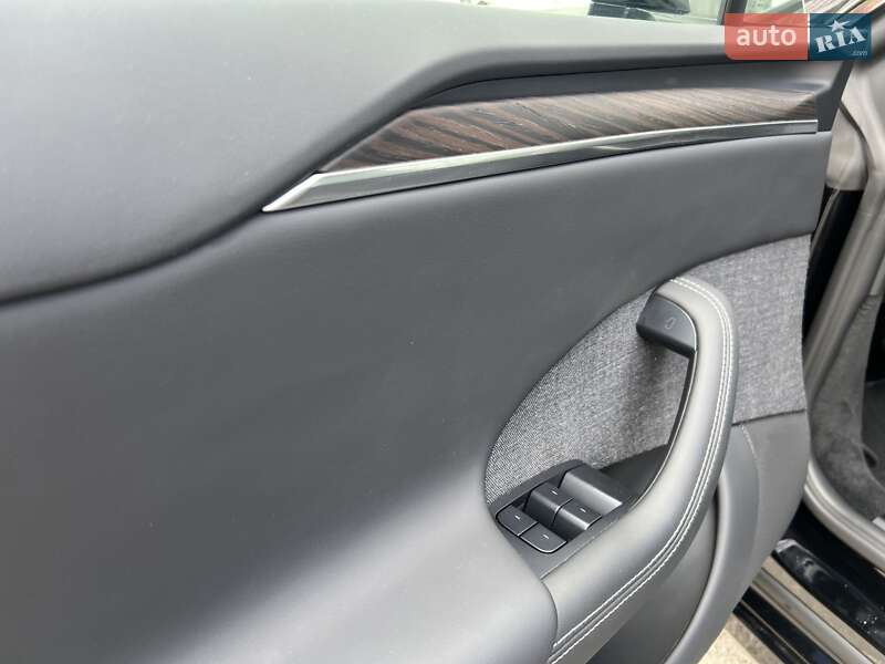 Лифтбек Tesla Model S 2023 в Киеве фото 18 Лифтбек Tesla Model S 2023 в Киеве