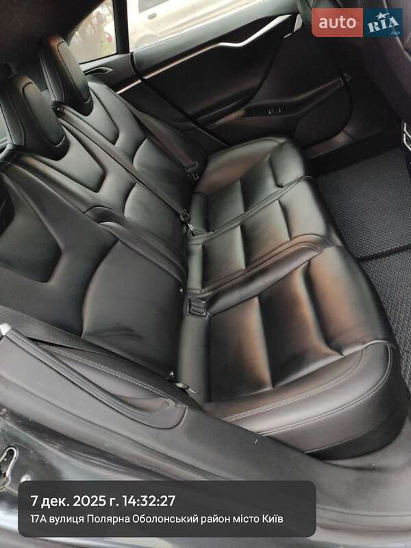 Лифтбек Tesla Model S 2018 в Киеве фото 45 Лифтбек Tesla Model S 2018 в Киеве