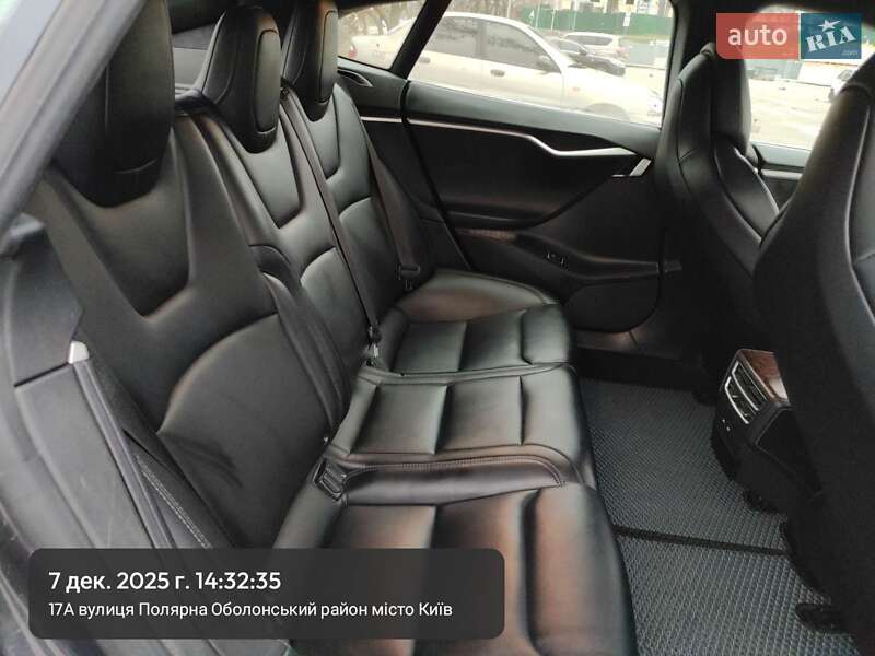 Лифтбек Tesla Model S 2018 в Киеве фото 46 Лифтбек Tesla Model S 2018 в Киеве