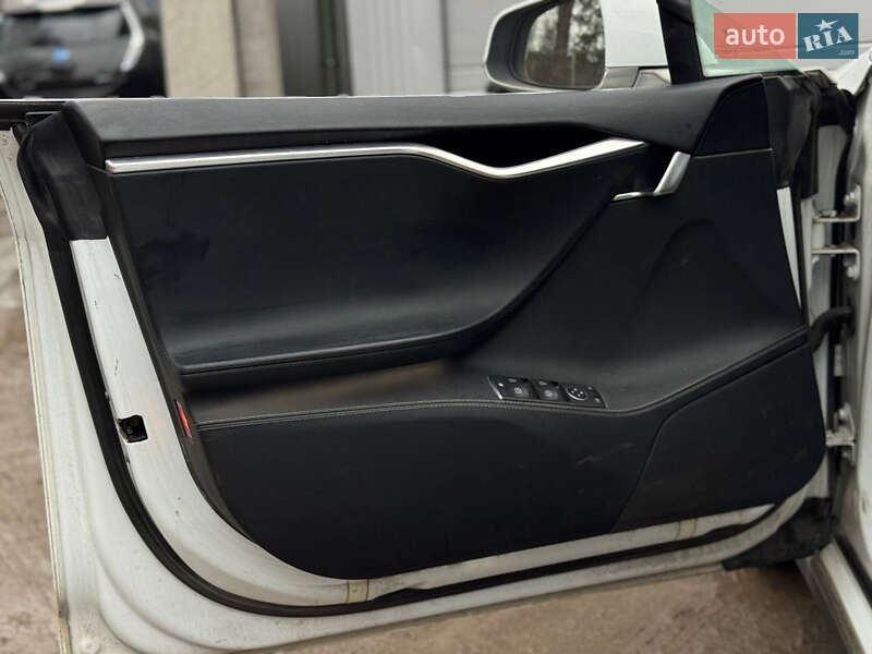 Лифтбек Tesla Model S 2014 в Львове фото 16 Лифтбек Tesla Model S 2014 в Львове
