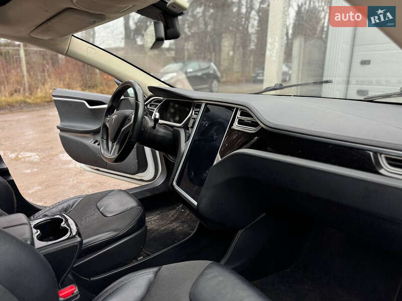 Лифтбек Tesla Model S 2014 в Львове фото 21 Лифтбек Tesla Model S 2014 в Львове