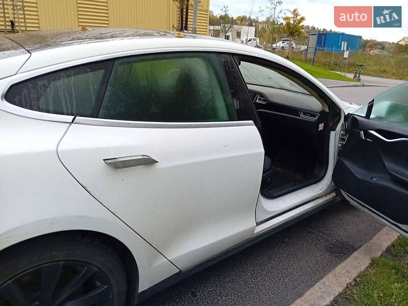 Лифтбек Tesla Model S 2014 в Львове фото 26 Лифтбек Tesla Model S 2014 в Львове