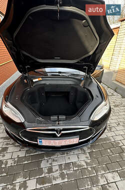 Лифтбек Tesla Model S 2013 в Виннице