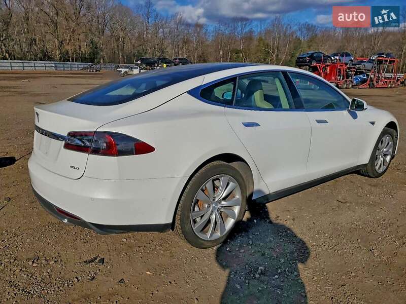 Лифтбек Tesla Model S 2015 в Ивано-Франковске фото 4 Лифтбек Tesla Model S 2015 в Ивано-Франковске