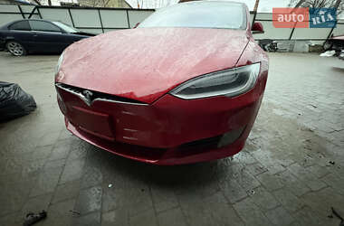 Лифтбек Tesla Model S 2016 в Ивано-Франковске