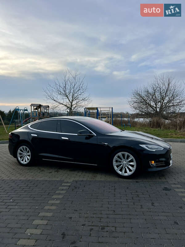 Лифтбек Tesla Model S 2017 в Ровно фото 4 Лифтбек Tesla Model S 2017 в Ровно