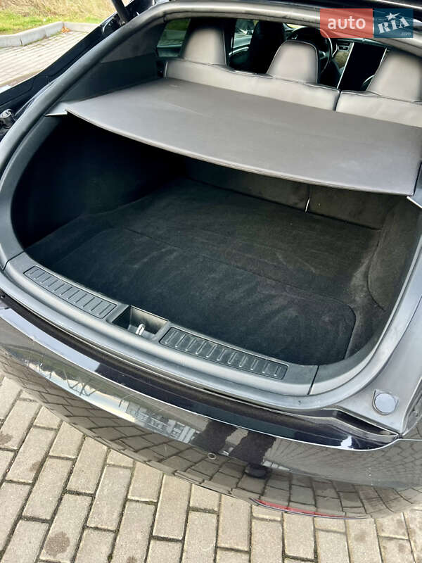 Лифтбек Tesla Model S 2017 в Ровно фото 19 Лифтбек Tesla Model S 2017 в Ровно