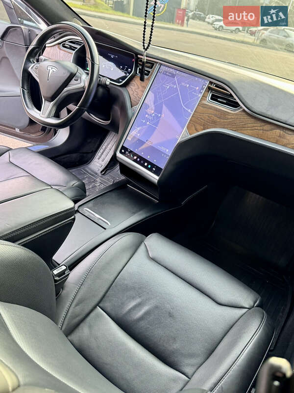 Лифтбек Tesla Model S 2017 в Ровно фото 22 Лифтбек Tesla Model S 2017 в Ровно