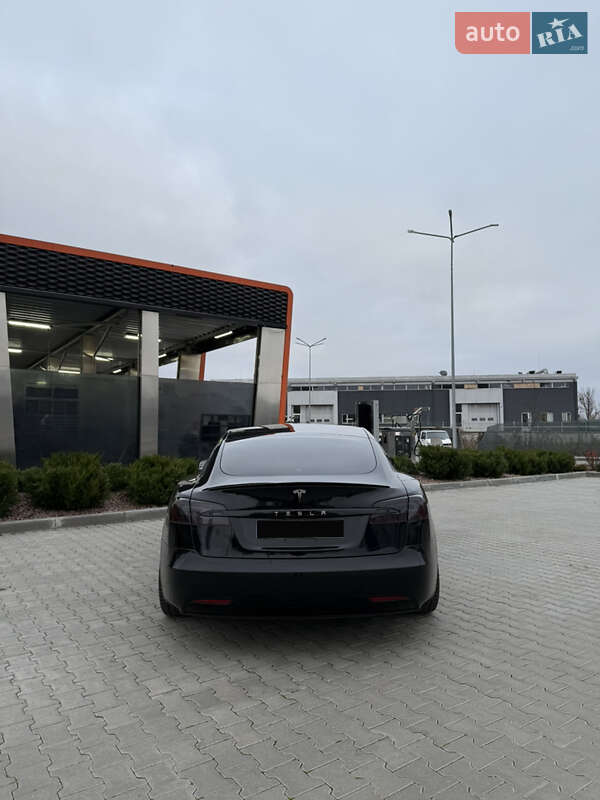 Лифтбек Tesla Model S 2017 в Харькове фото 14 Лифтбек Tesla Model S 2017 в Харькове