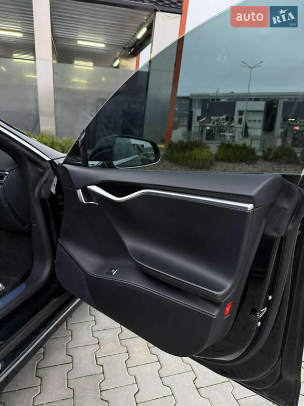 Лифтбек Tesla Model S 2017 в Харькове