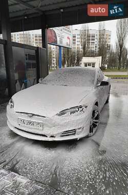 Лифтбек Tesla Model S 2014 в Киеве