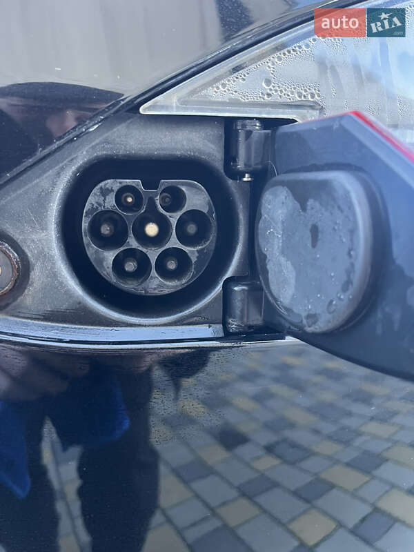 Лифтбек Tesla Model S 2013 в Корце фото 51 Лифтбек Tesla Model S 2013 в Корце