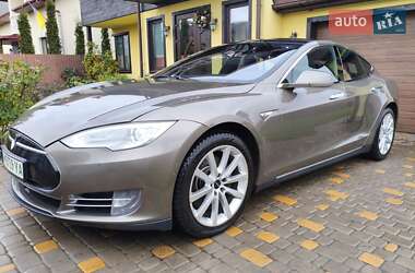Ліфтбек Tesla Model S 2015 в Житомирі