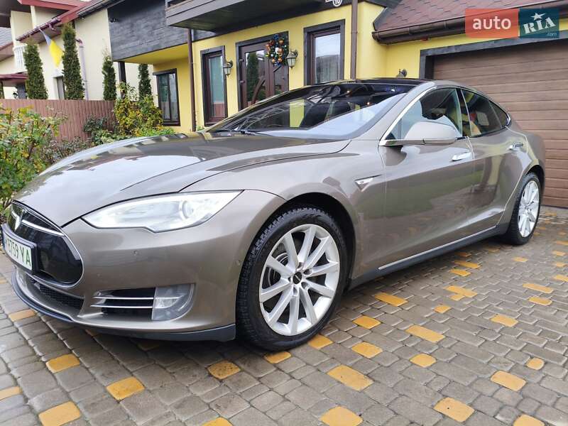 Tesla Model S 2015 Tesla Model S 2015