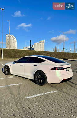 Лифтбек Tesla Model S 2021 в Киеве