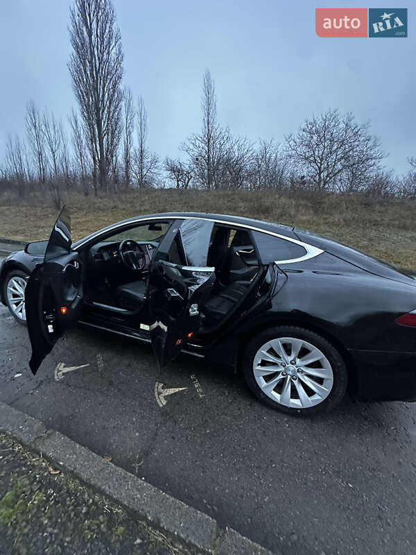 Лифтбек Tesla Model S 2018 в Ровно фото 7 Лифтбек Tesla Model S 2018 в Ровно