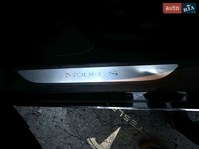 Лифтбек Tesla Model S 2018 в Ровно фото 12 Лифтбек Tesla Model S 2018 в Ровно