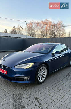 Лифтбек Tesla Model S 2018 в Ровно