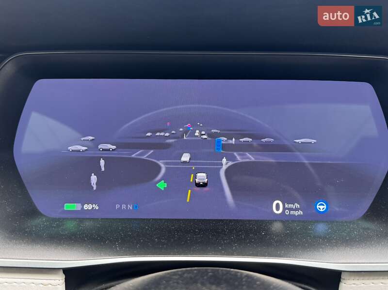 Лифтбек Tesla Model S 2017 в Киеве фото 26 Лифтбек Tesla Model S 2017 в Киеве