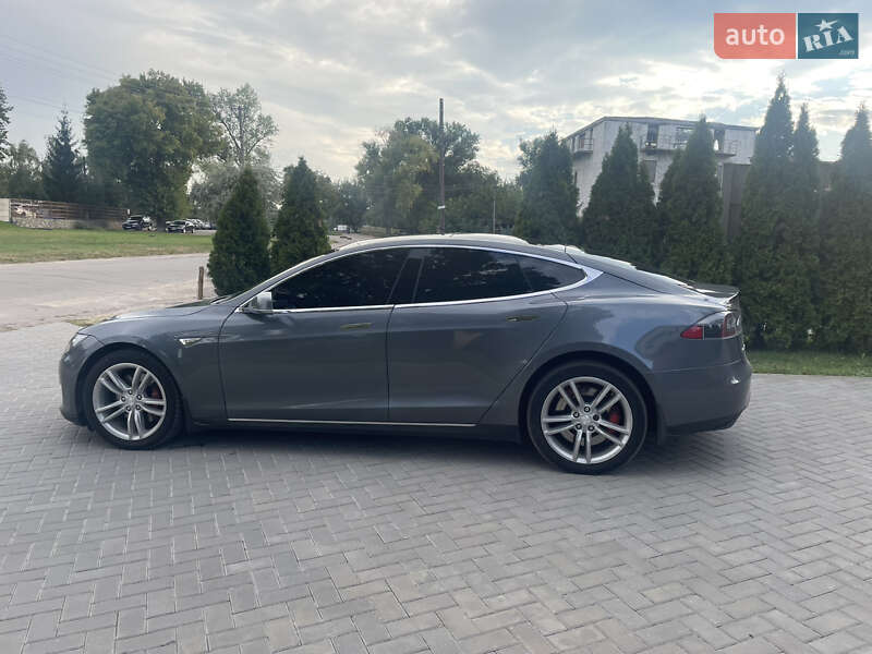 Лифтбек Tesla Model S 2013 в Кременчуге фото 37 Лифтбек Tesla Model S 2013 в Кременчуге