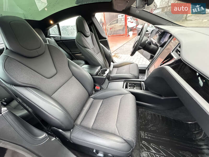 Лифтбек Tesla Model S 2019 в Радивилове