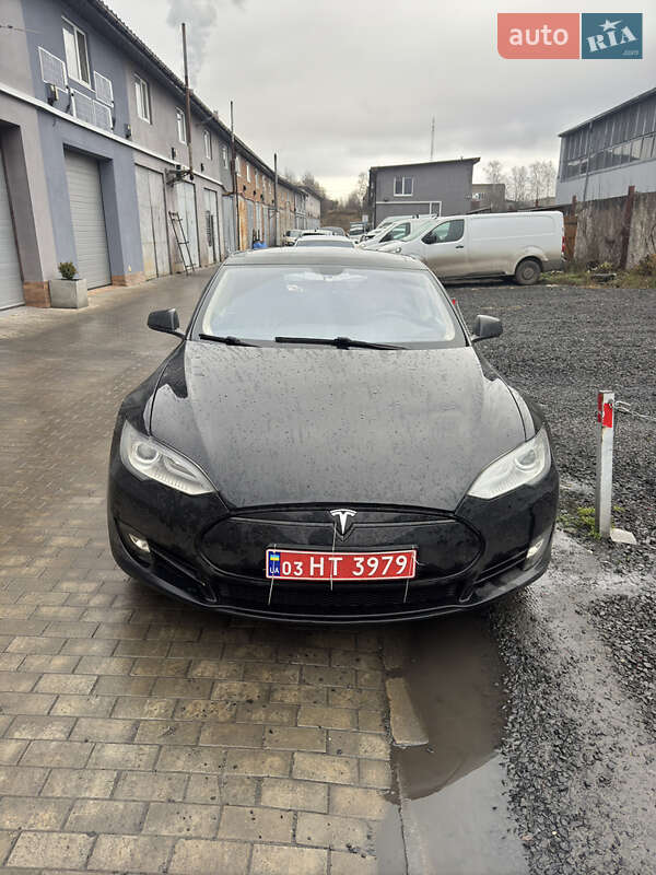 Лифтбек Tesla Model S 2014 в Луцке фото Лифтбек Tesla Model S 2014 в Луцке