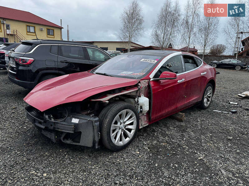 Лифтбек Tesla Model S 2016 в Луцке фото 4 Лифтбек Tesla Model S 2016 в Луцке