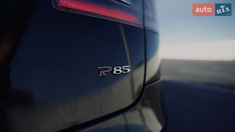 Лифтбек Tesla Model S 2013 в Львове