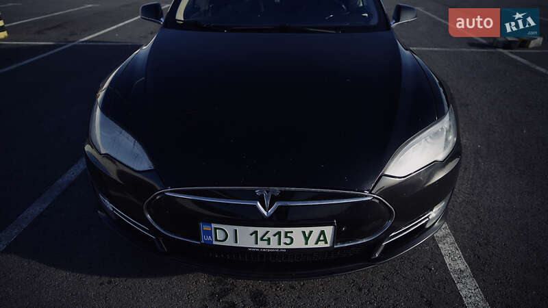 Лифтбек Tesla Model S 2013 в Львове