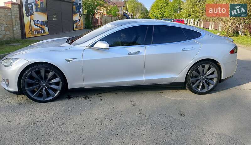 Лифтбек Tesla Model S 2013 в Ивано-Франковске фото 2 Лифтбек Tesla Model S 2013 в Ивано-Франковске